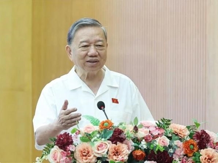 Party leader meets with Hanoi voters ahead of N.A.’s 9th session